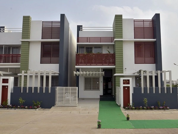 
                                    Pioneer homes